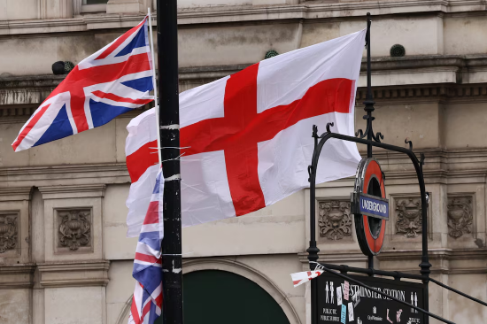 英国首相斯塔默就反移民游行表态：民众有权进