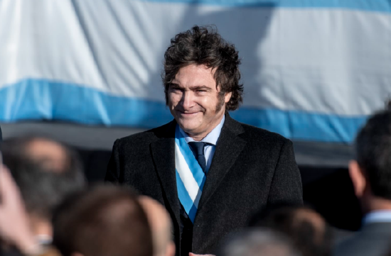 米莱政府命运悬于一线,阿根廷中期选举牵动自